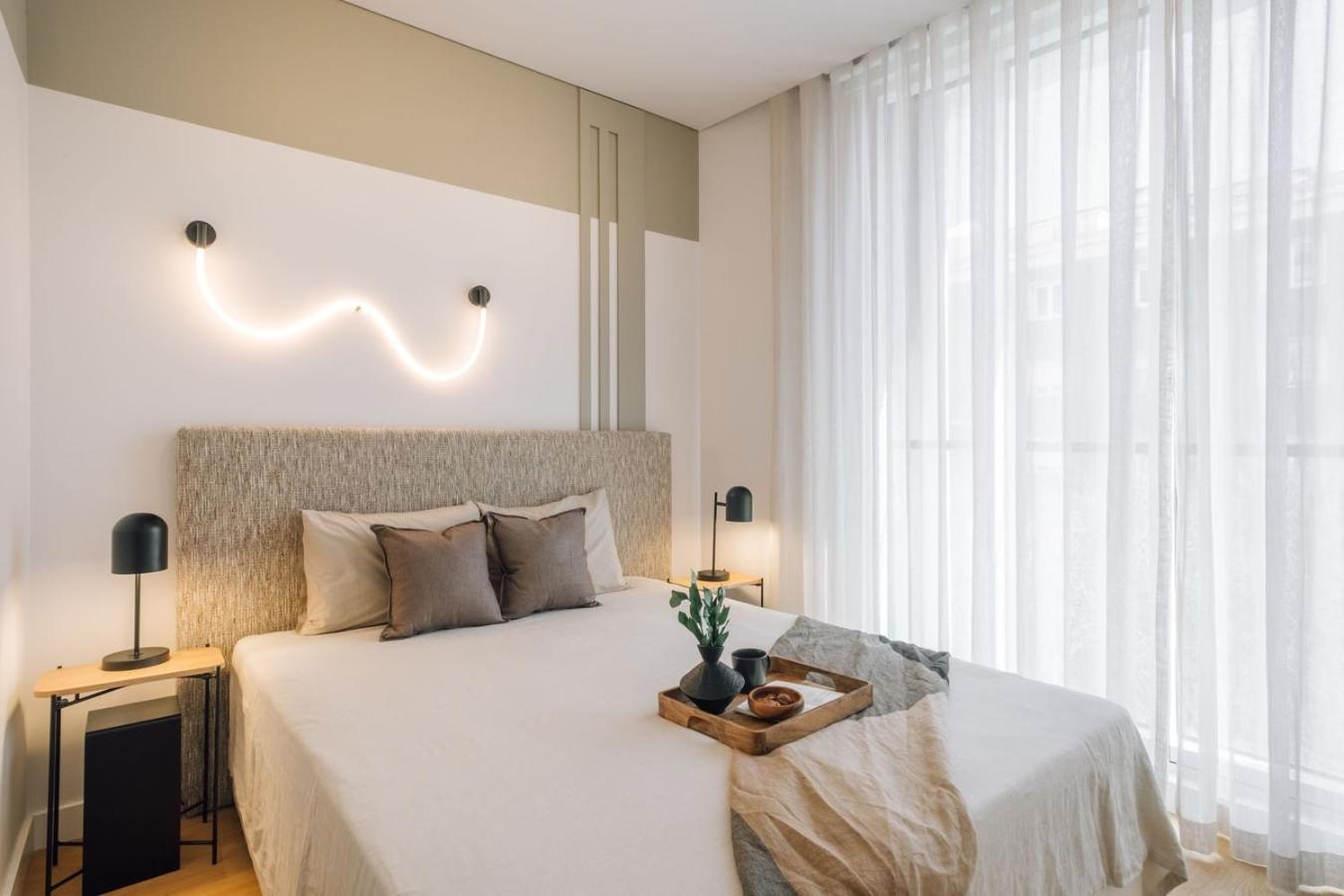 Carvalhal - 2 Bedrooms And Pool In Avenidas Novas *