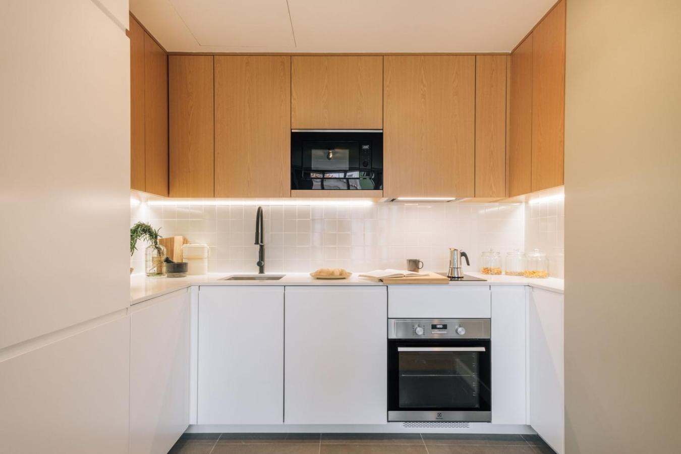 Carvalhal - 2 Bedrooms And Pool In Avenidas Novas Apartamento