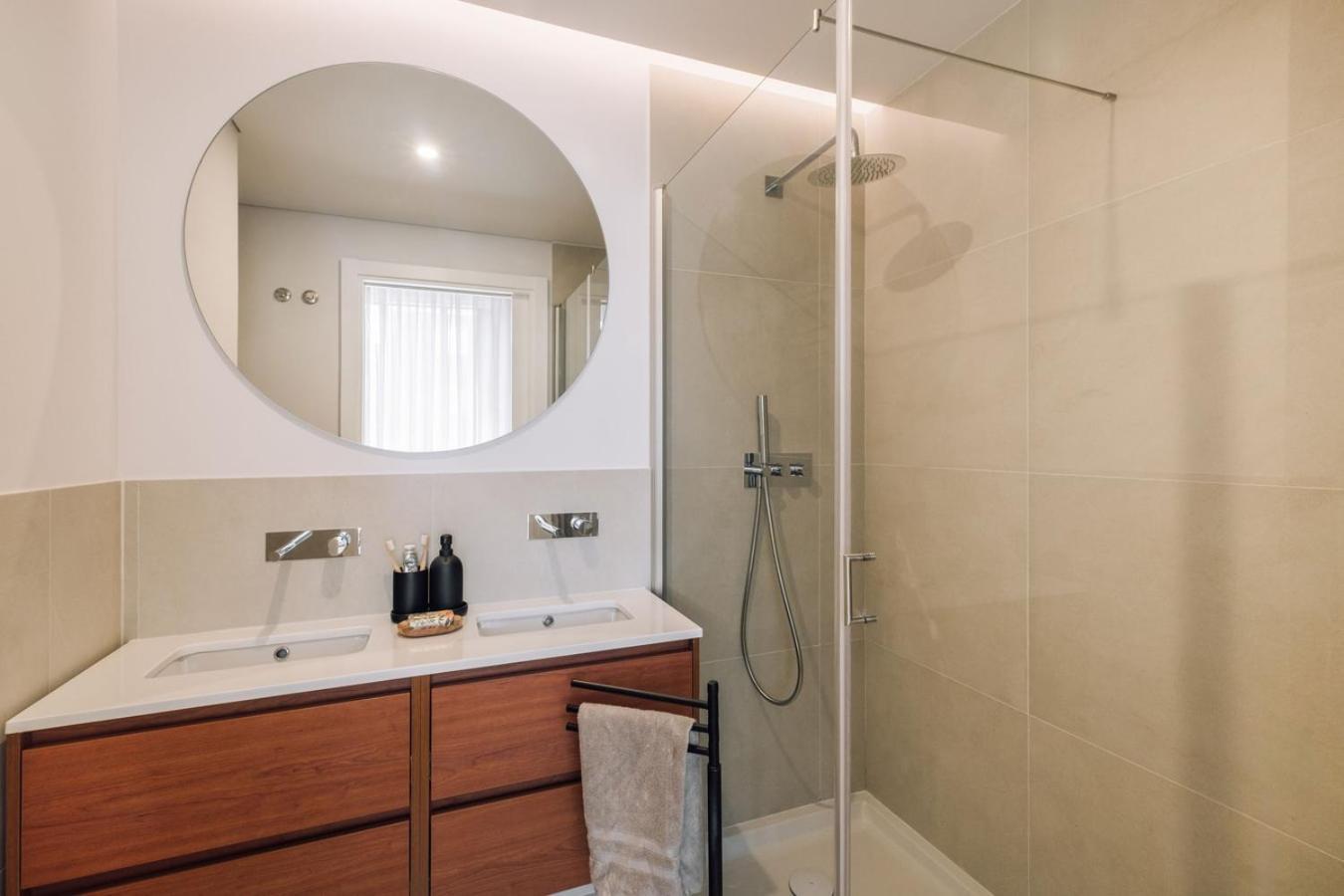 Carvalhal - 2 Bedrooms And Pool In Avenidas Novas Apartment *