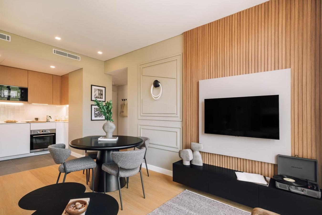 Carvalhal - 2 Bedrooms And Pool In Avenidas Novas * Lisbon