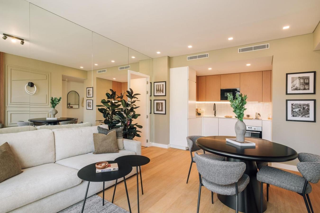 Carvalhal - 2 Bedrooms And Pool In Avenidas Novas Apartment